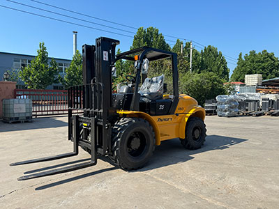 4-Wheel Drive Rough Terrain Forklift 3-4 Tonne